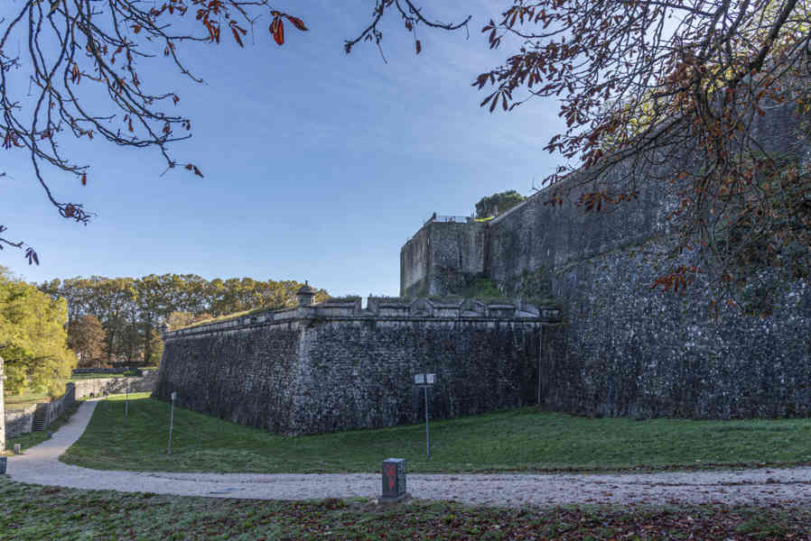 Pamplona 057 - murallas - Revellín de los Reyes.jpg